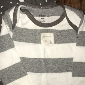 Burt's Bees Baby One Pieces - 🐝 2 one piece cotton outfits. 🐝 Burt's Bees Baby One Pieces - 🐝 2 one piece cotton outfits. 🐝
